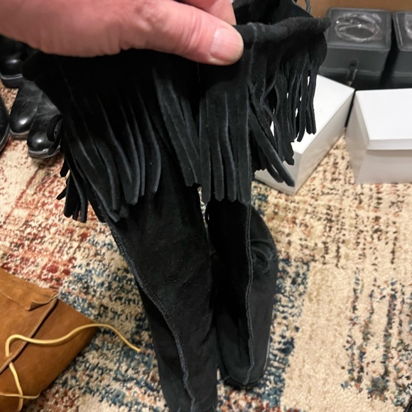 Black Mid-Calf Slouchy Boots with Lace-Up Design - Picture 2 of 3